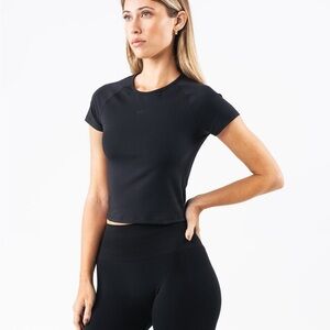 Alphalete • NWT Baby Tee in black